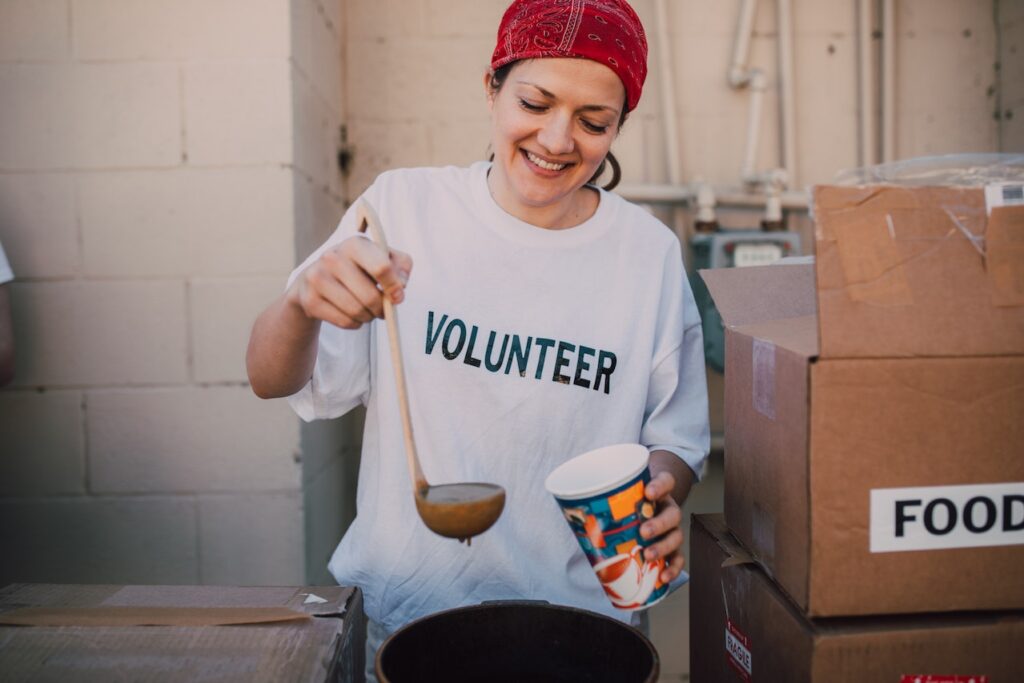 vraćanje zajednici - volontiranje u banci hrane